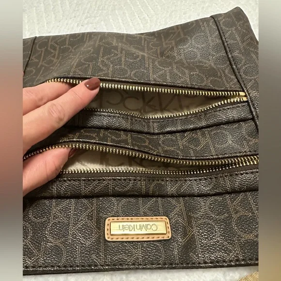 Calvin Klein Brown Logo Crossbody Bag Double Zip Adjustable Strap - Picture 2 of 9